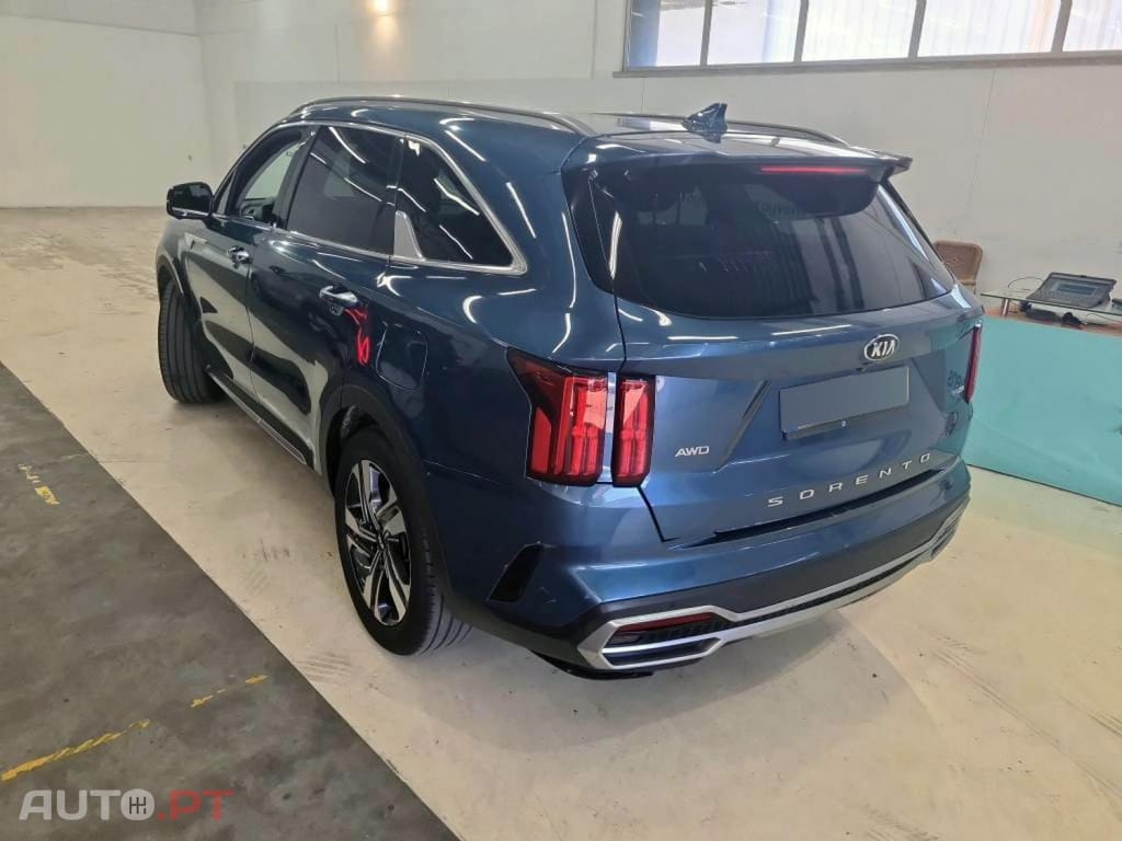 Kia Sorento 1.6 T-GDI PHEV Concept+SRF