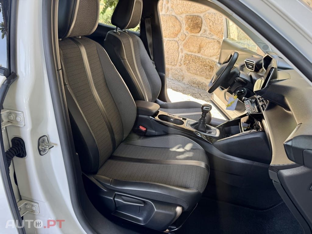 Peugeot 2008 1.5 BlueHDi Allure Pack