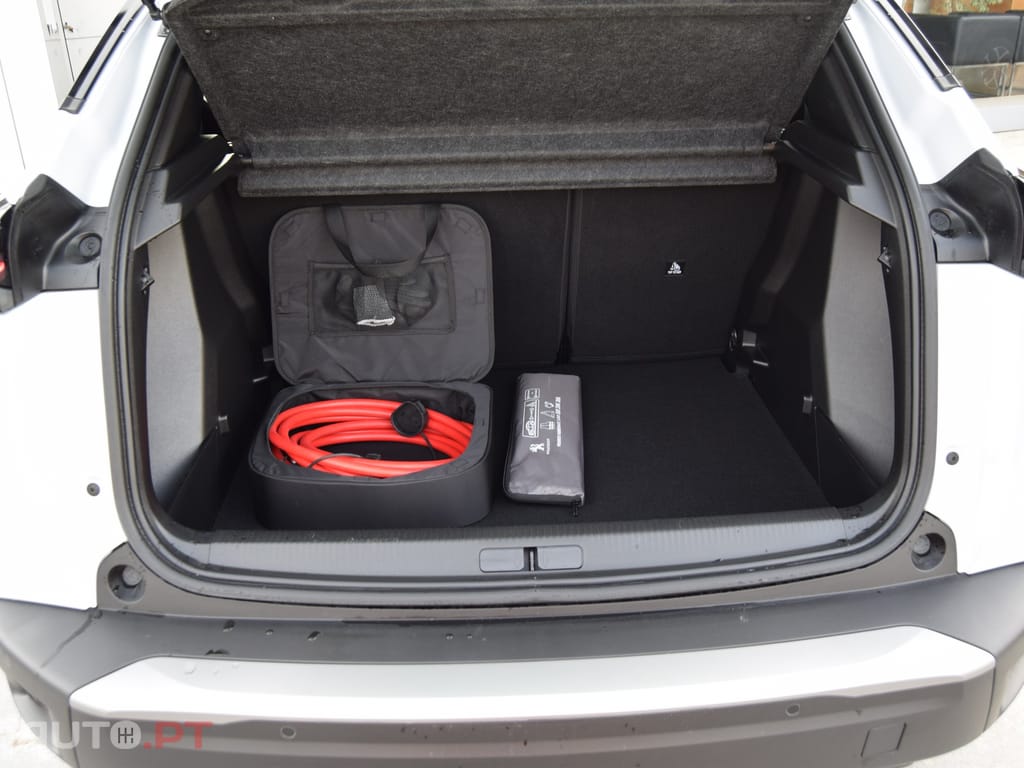 Peugeot E-2008 54 kWh Active EAT8
