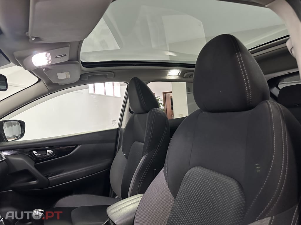 Nissan Qashqai 1.3 DIG-T N-Connecta J18
