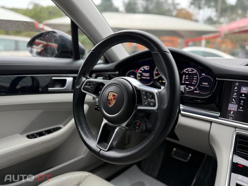 Porsche Panamera 4 E-Hybrid