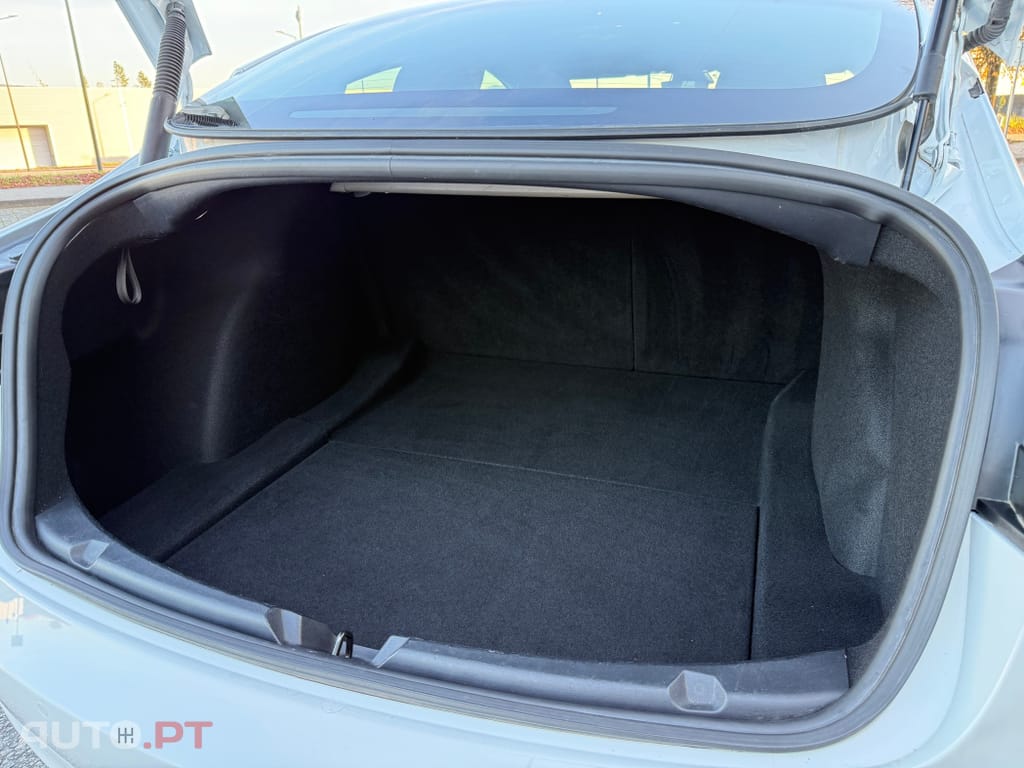 Tesla Model 3 Long-Range Dual Motor AWD