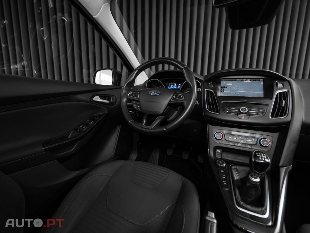 Ford Focus 1.0 EcoBoost S&S TITANIUM