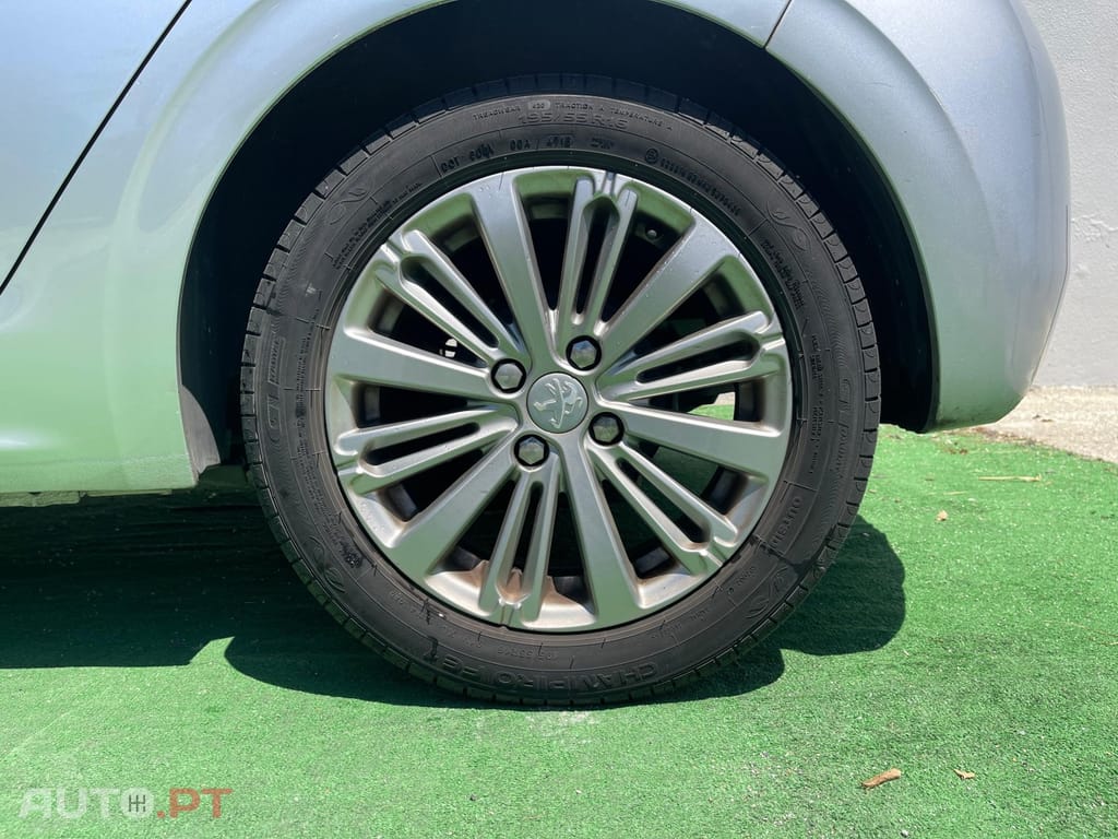 Peugeot 208 1.6 BlueHDi Style