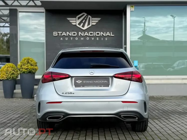 Mercedes-Benz A 250 e AMG Line