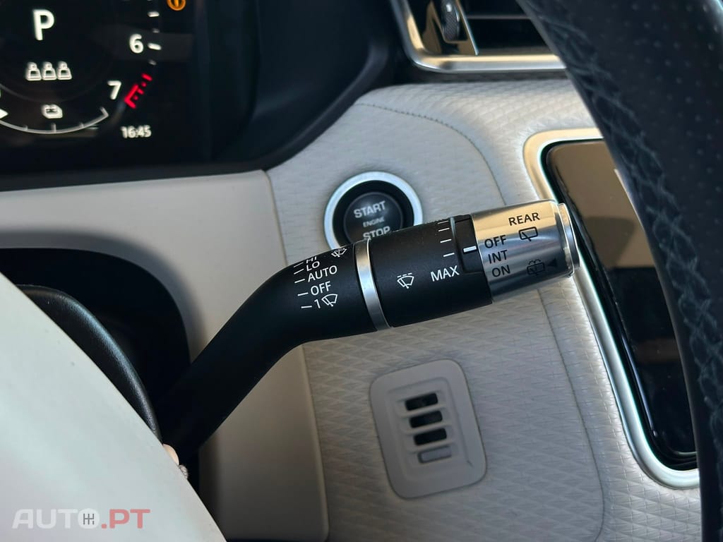 Land Rover Velar P400e R-Dynamic