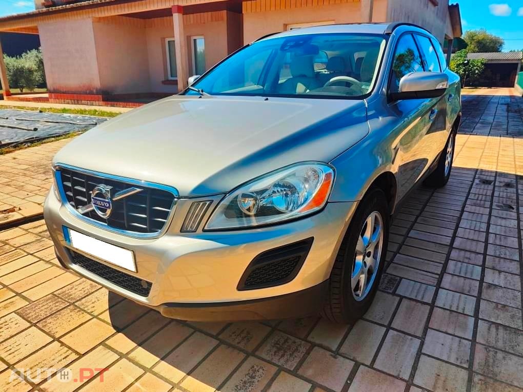 Volvo XC60 2.0 Momentum 164cv / 149  mês