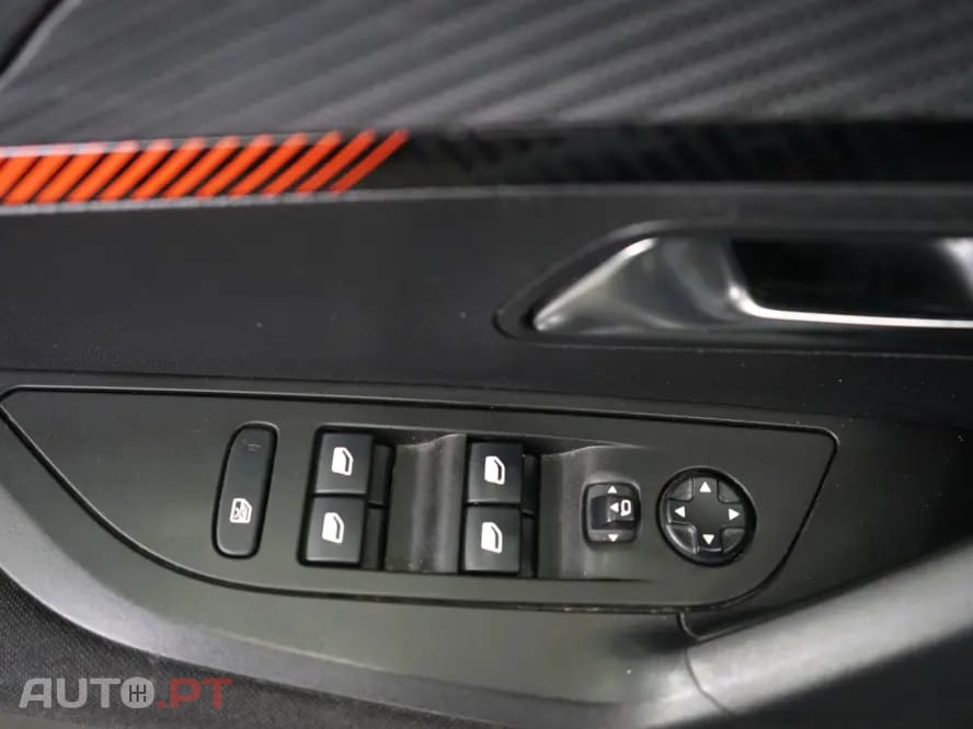 Peugeot 2008 1.2 PureTech Allure