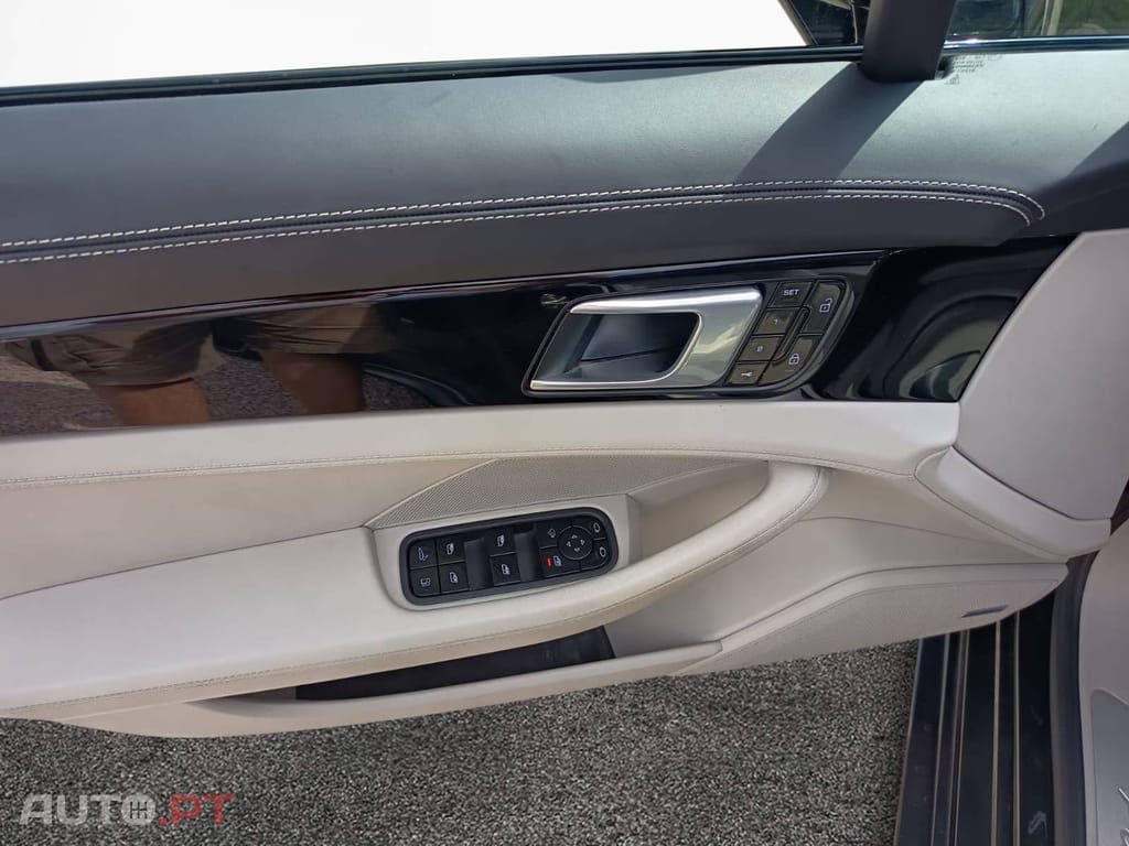 Porsche Panamera 4 E-Hybrid