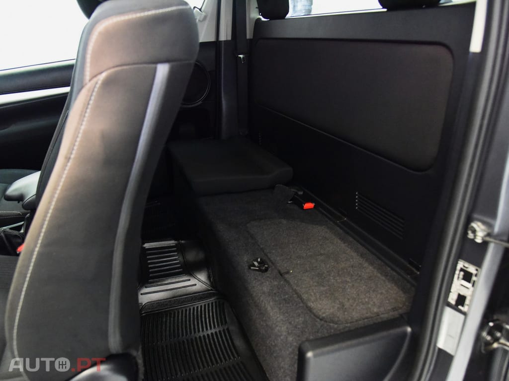 Toyota Hilux 2.4 D-4D 4WD Tracker 3L