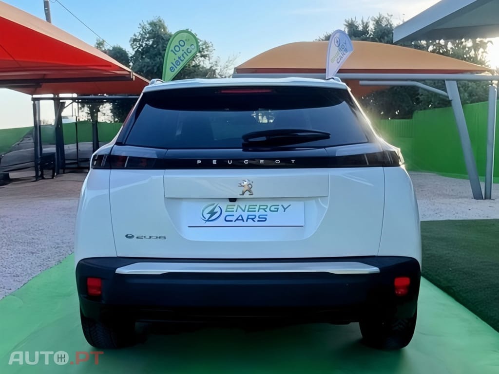 Peugeot E-2008 50 kWh Style
