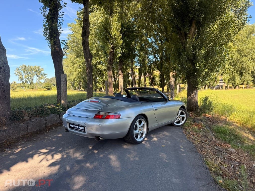 Porsche 911 Carrera 4 Cabrio