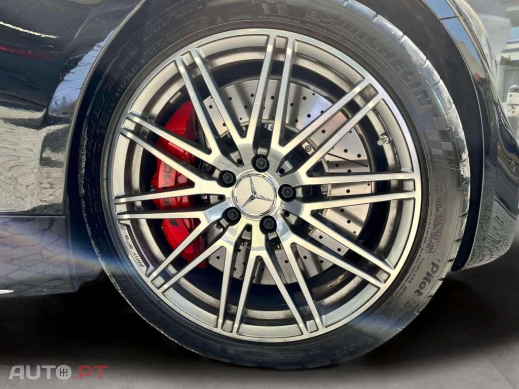 Mercedes-Benz AMG GT Coupe  V8 