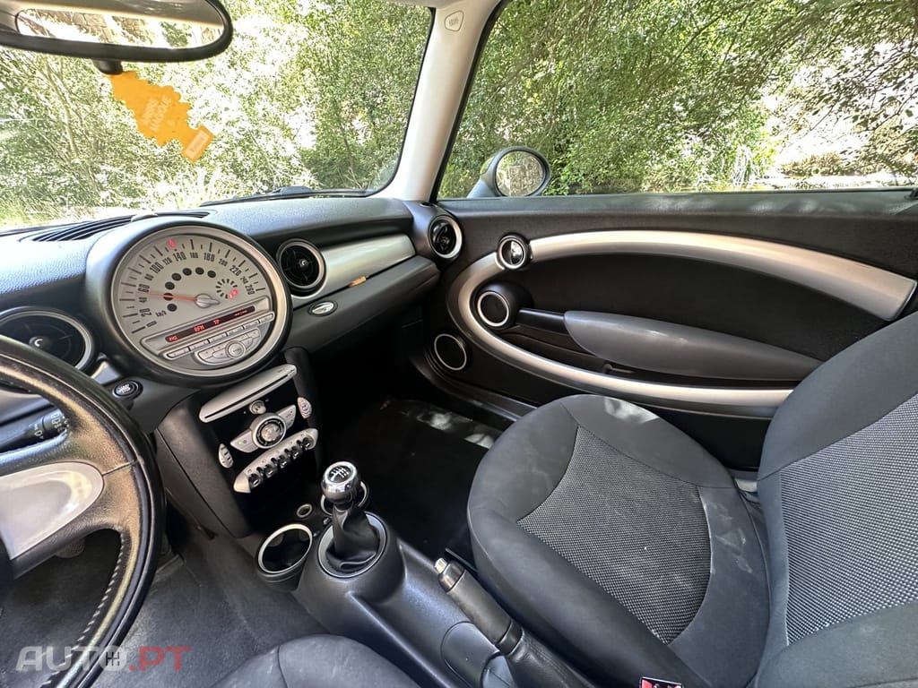 MINI Cooper Cooper D