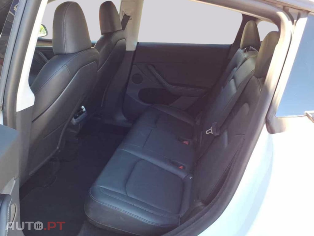 Tesla Model Y Long Range Dual Motor I.V.A DEDUTIVEL