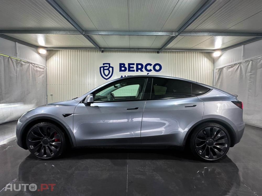 Tesla Model Y Performance Dual Motor AWD