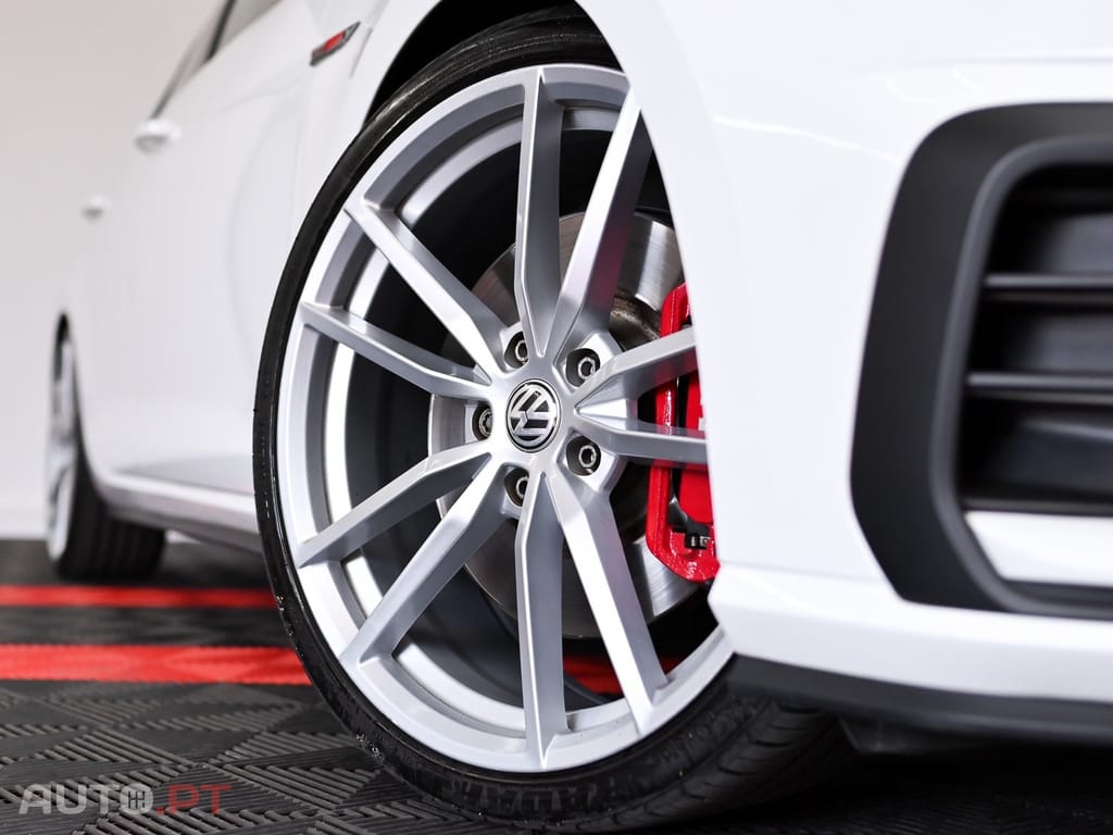 Volkswagen Golf 2.0 TSi GTi DSG Performance