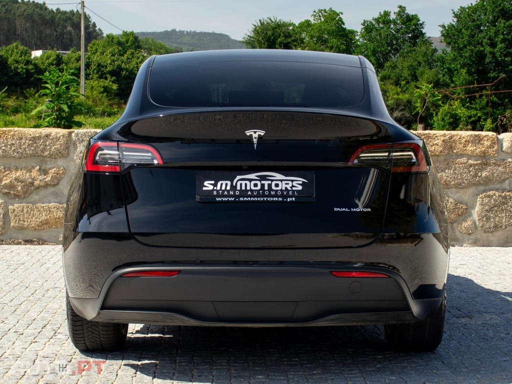 Tesla Model Y Long Range Dual Motor AWD