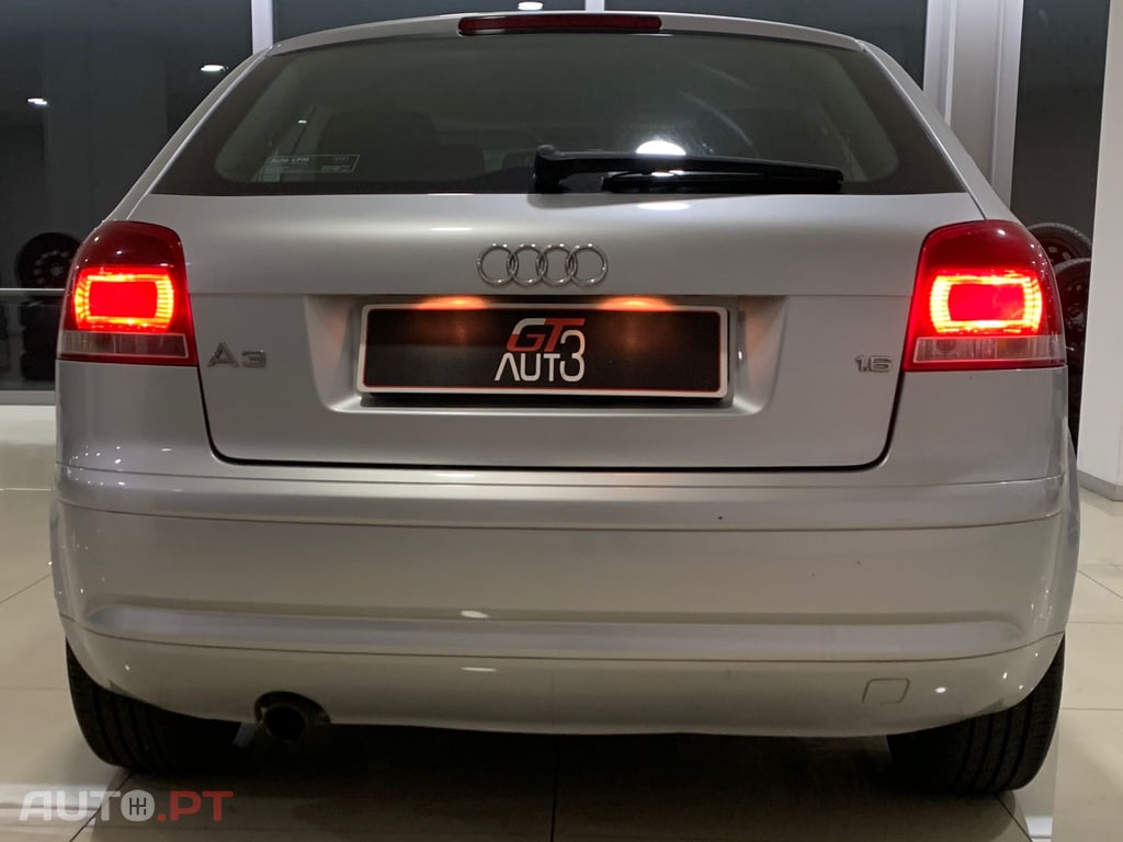 Audi A3 1.6 FSI ATTRACTION