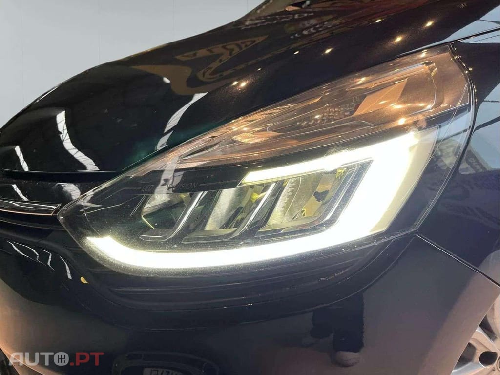 Renault Clio Sport Tourer Tce Limited 