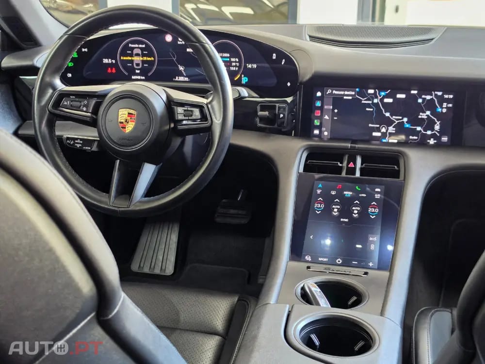 Porsche Taycan 4