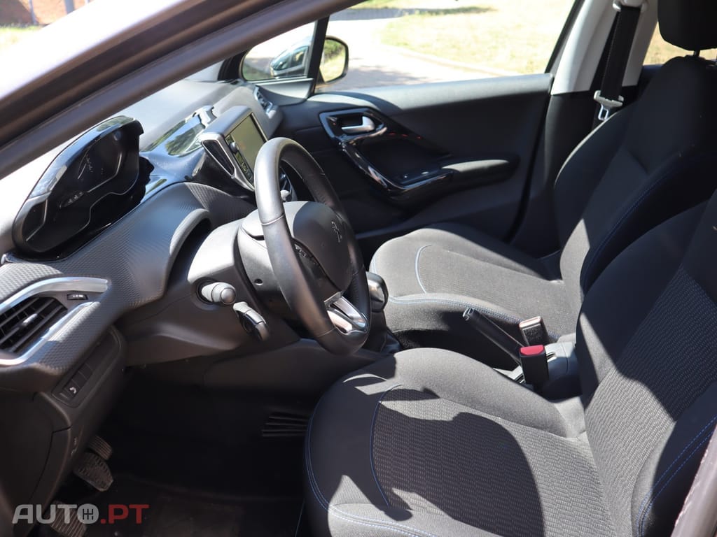 Peugeot 208 1.2 PureTech Style