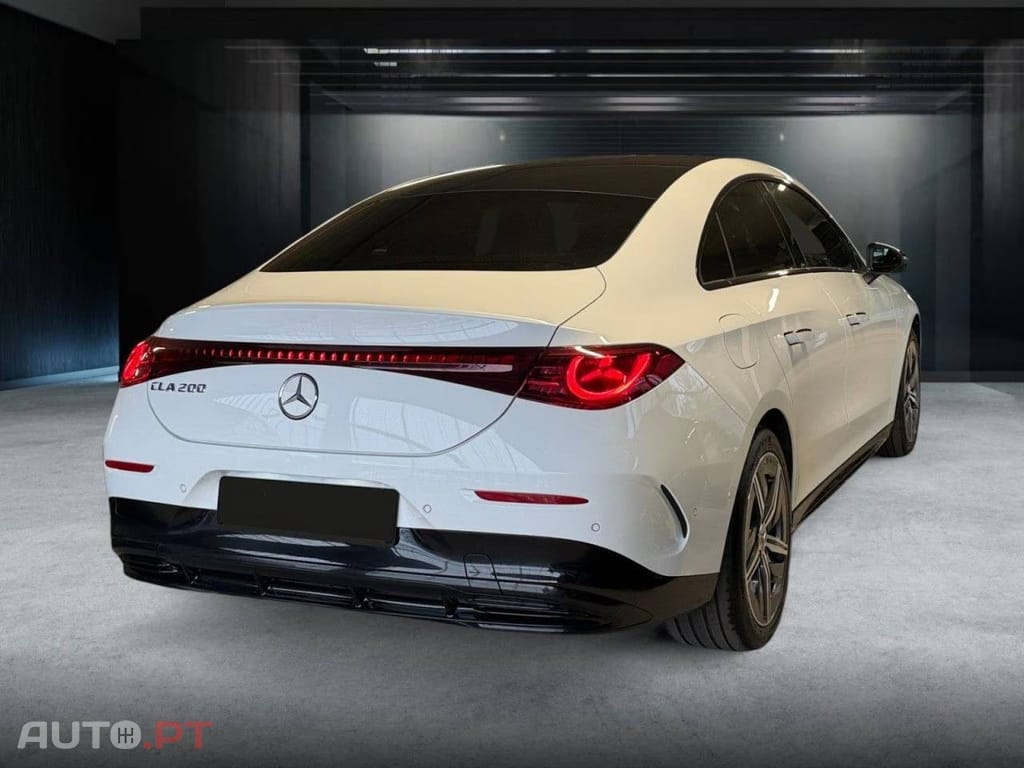 Mercedes-Benz CLA 200 AMG LINE