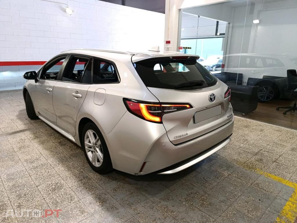 Toyota Corolla 1.8 Hybrid Comfort — fotografia 4
