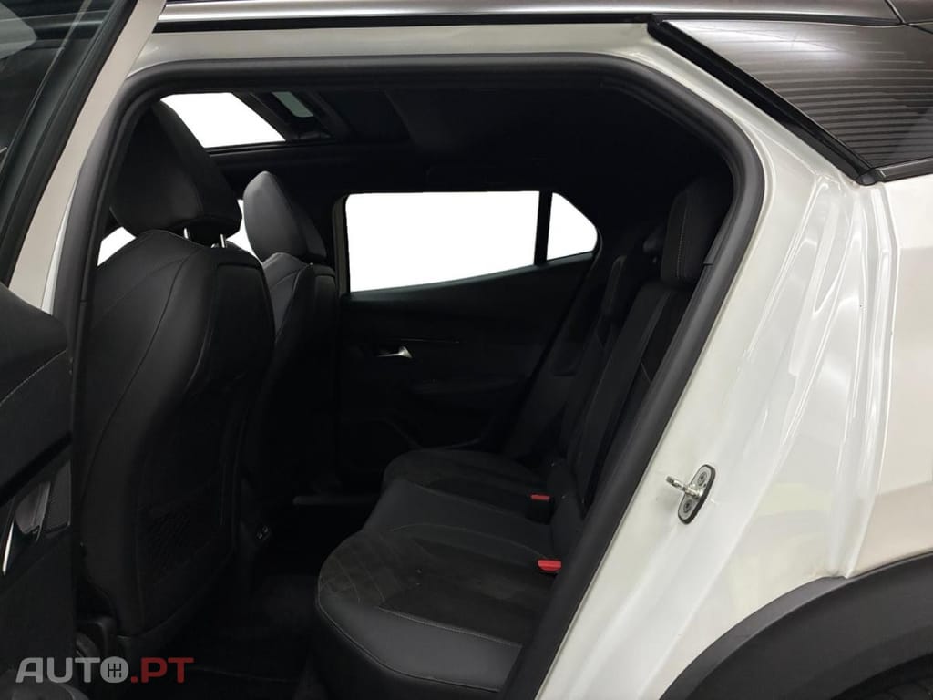 Peugeot E-2008 50 kWh GT Pack