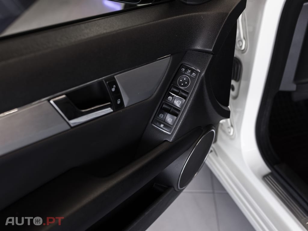 Mercedes-Benz C 250 CDi Elegance BlueEfficiency Aut. — fotografia 10