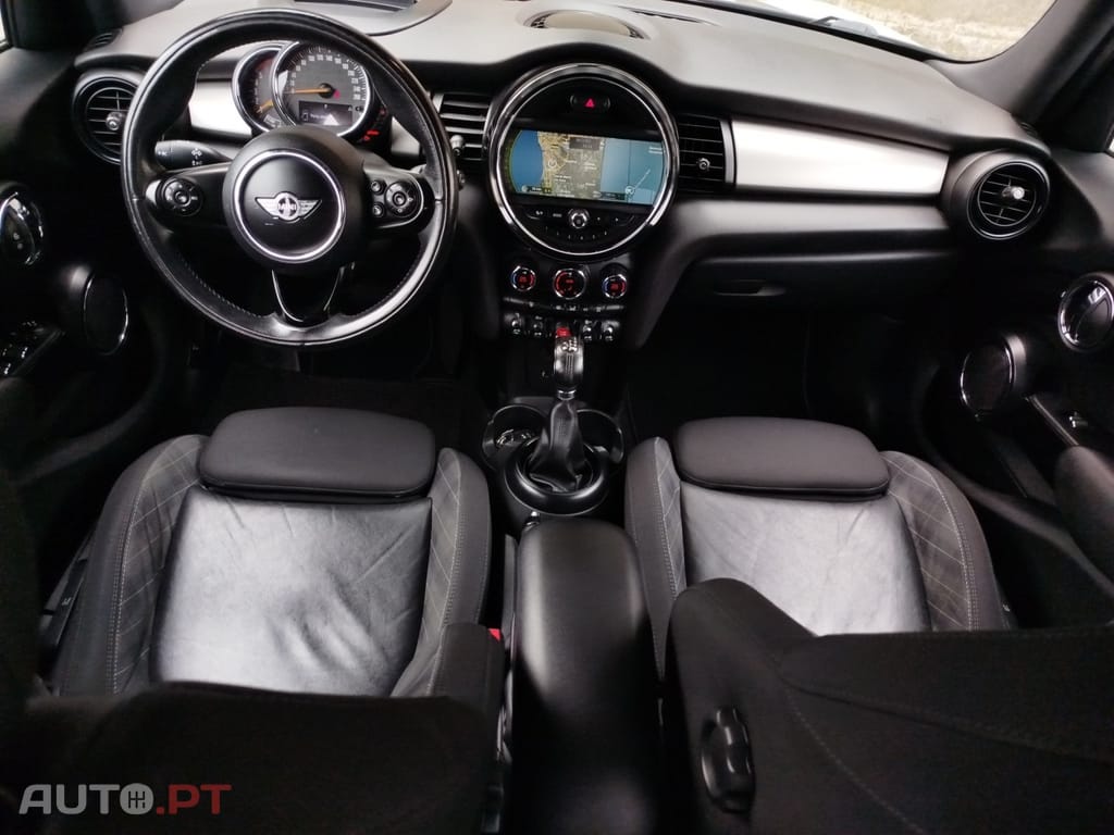 MINI Cooper Cooper D Auto