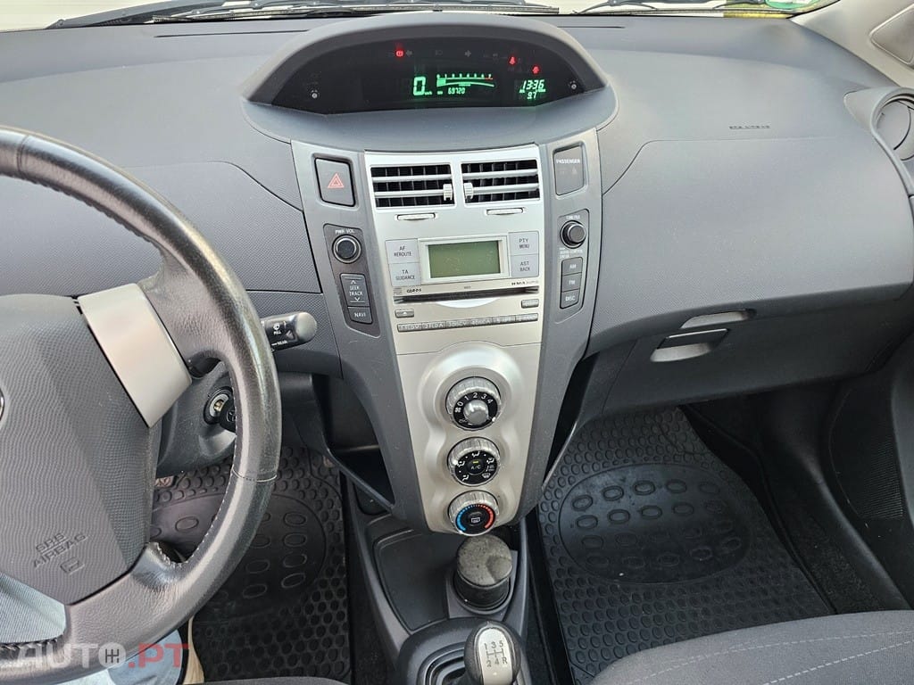Toyota Yaris 1.0 VVT-i AC