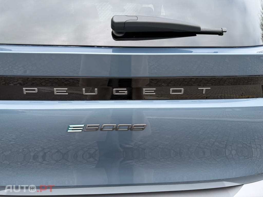 Peugeot E-5008 73 kWh GT