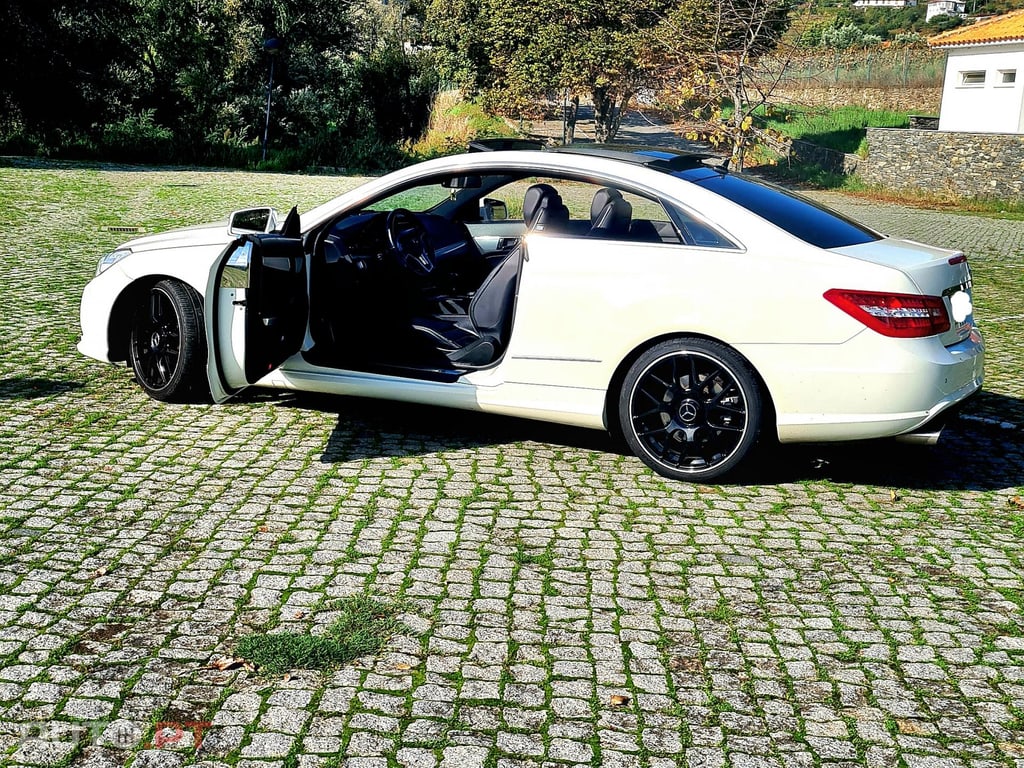 Mercedes-Benz E 220 Coupe