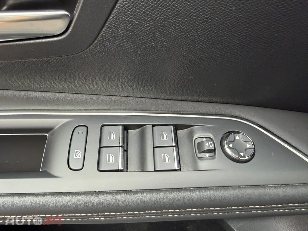 Peugeot 3008 1.2 Puretech EAT8 