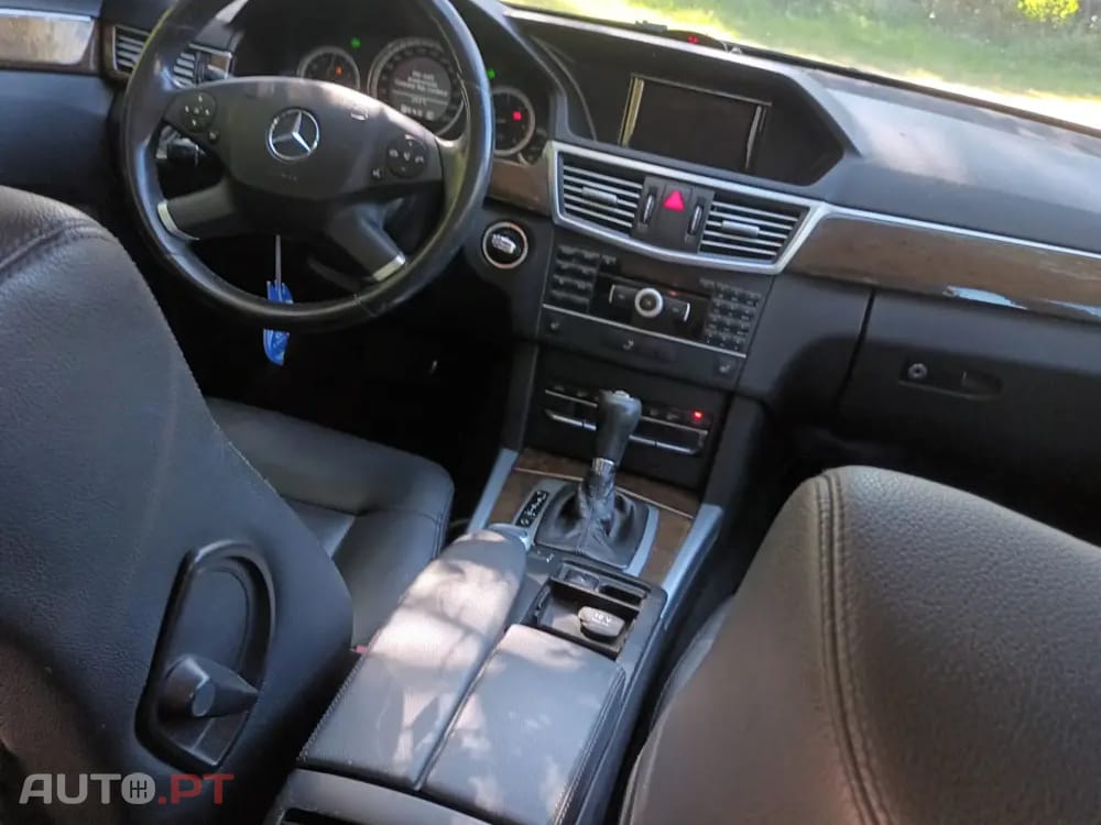 Mercedes-Benz E 200 BlueTEC Avantgarde Auto