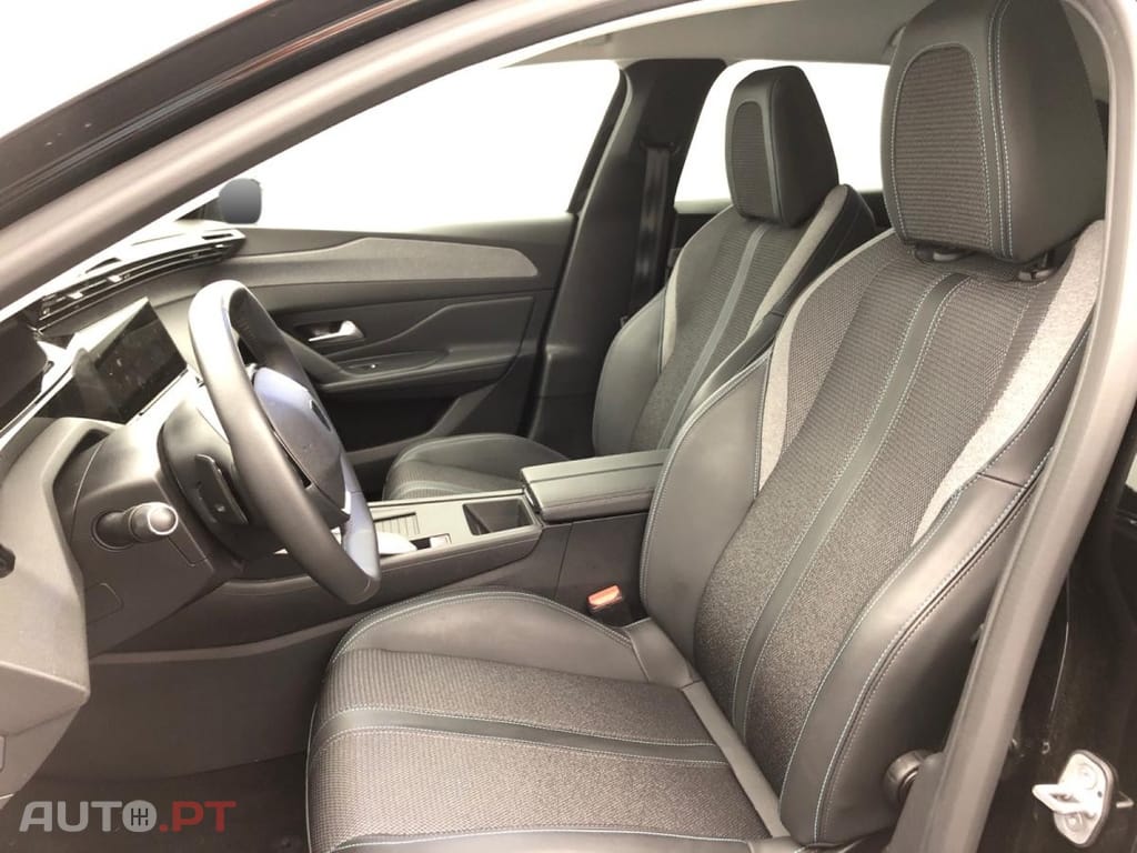 Peugeot 408 Hybrid Allure e-DCS6