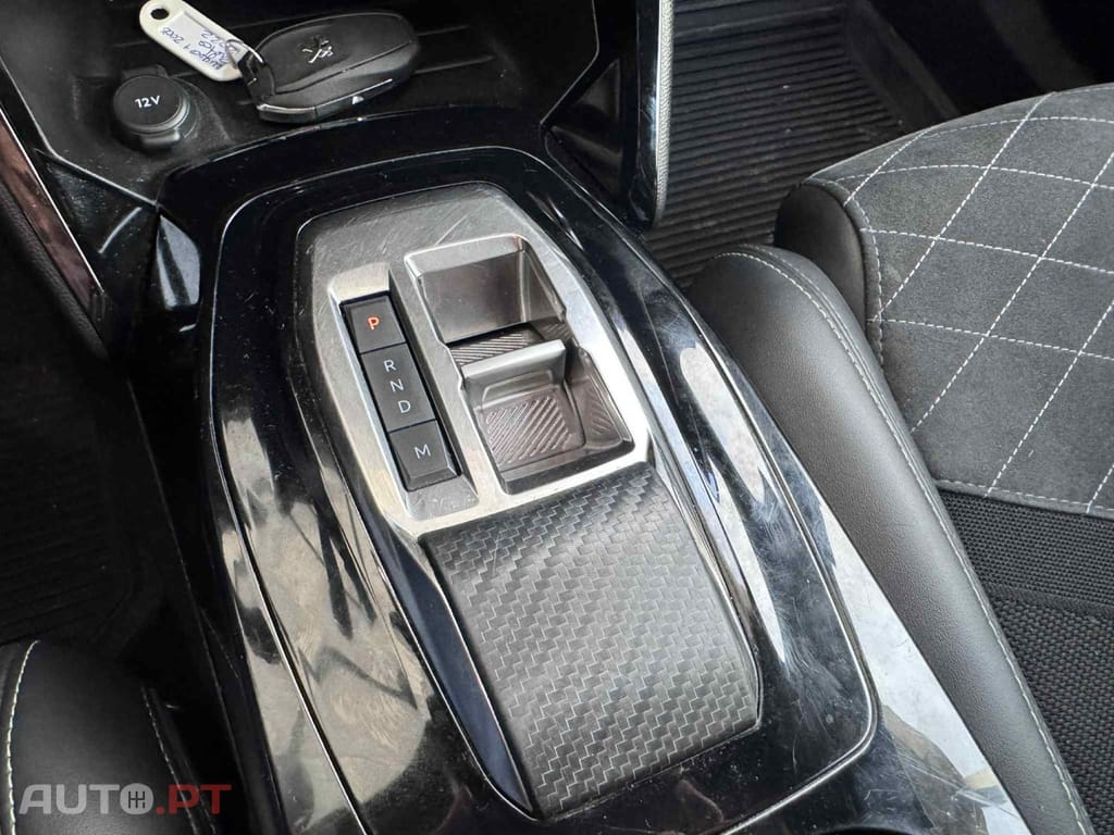 Peugeot 2008 1.2 PureTech GT EAT8