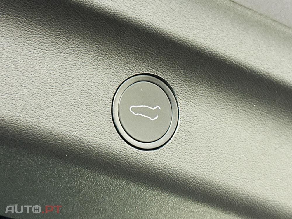 Tesla Model Y Long Range Dual Motor AWD