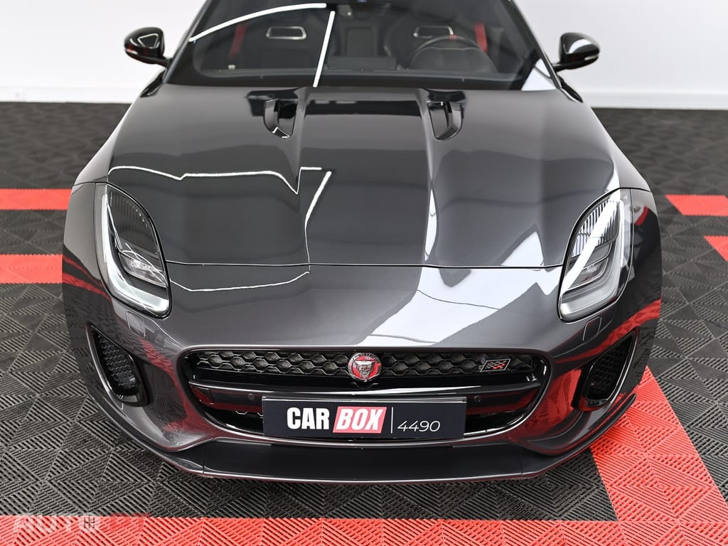 Jaguar F-Type 2.0 i4 Chequered Flag