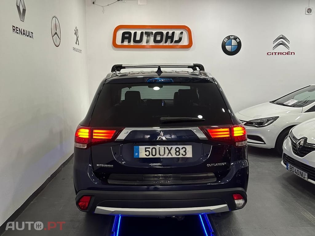 Mitsubishi Outlander 2.2 DI-D Instyle Navi