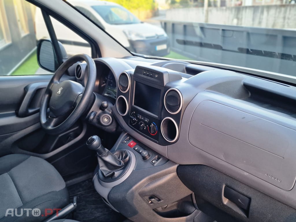 Peugeot Partner 1.6 HDI 3LUG GPS PREMIUIM (FULL EXTRAS)
