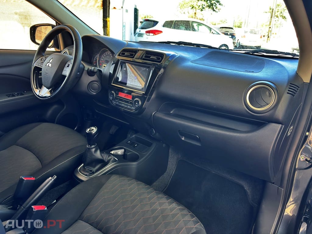 Mitsubishi Space Star 1.2 Intense Connect Edition