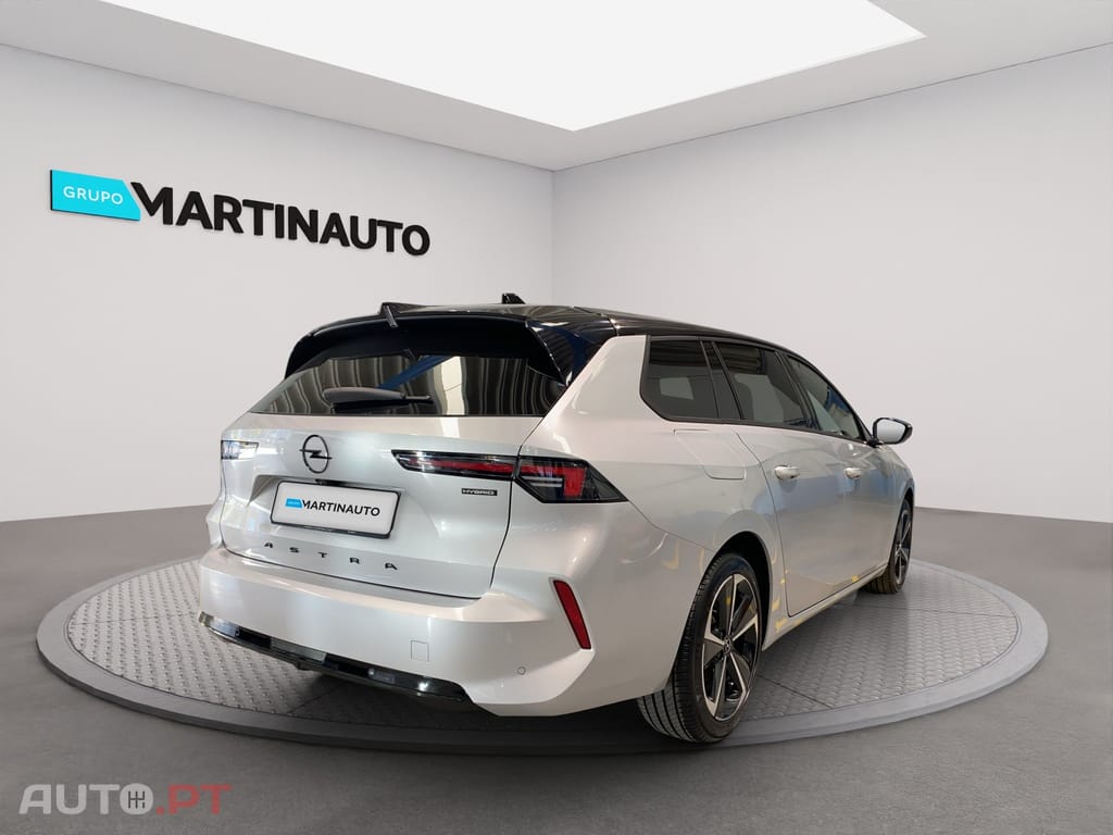 Opel Astra Sports Tourer 1.2 T Hybrid GS eDCT