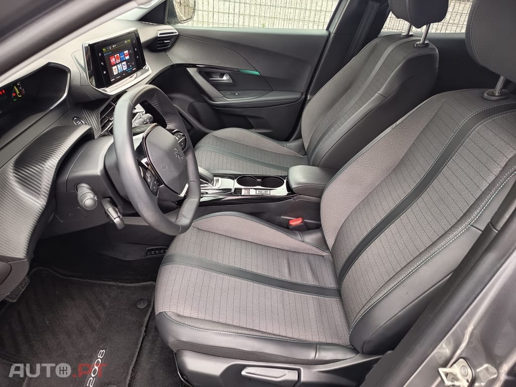 Peugeot E-2008 50 kWh Allure