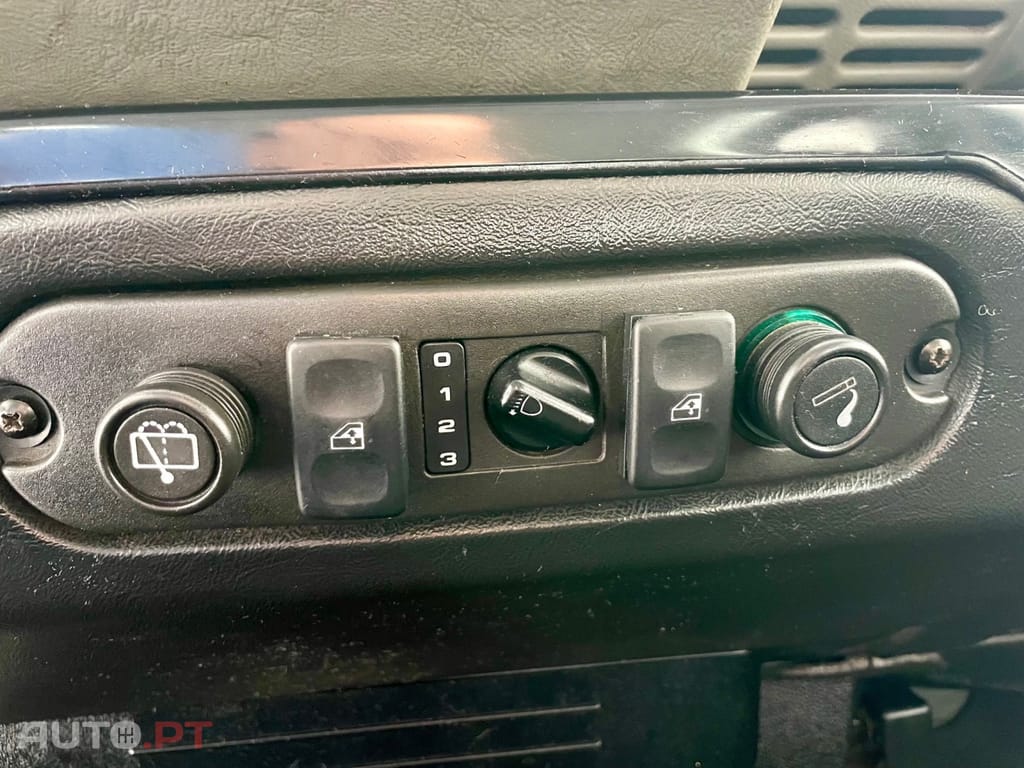 Land Rover Defender 90 2.5 TD5 Metal Top
