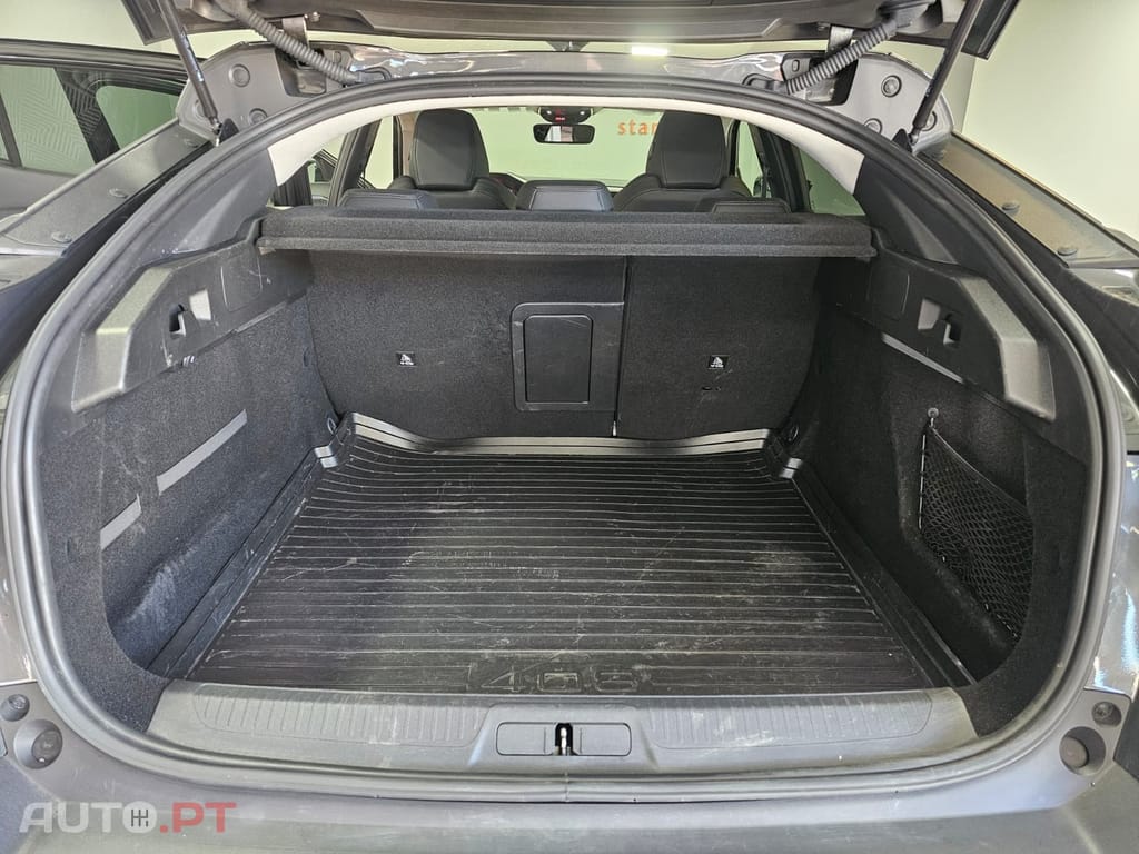 Peugeot 408 1.2 PureTech Allure EAT8
