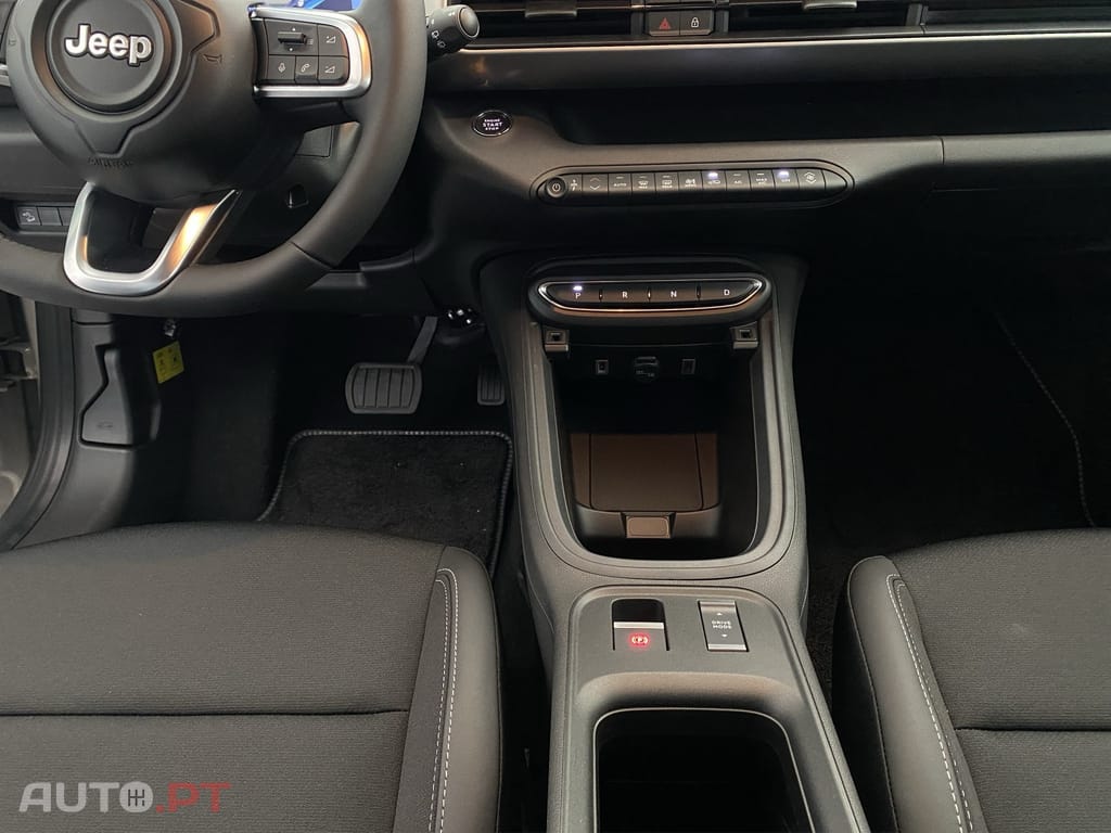 Jeep Avenger 1.2 e-Hybrid Black Edition DCT