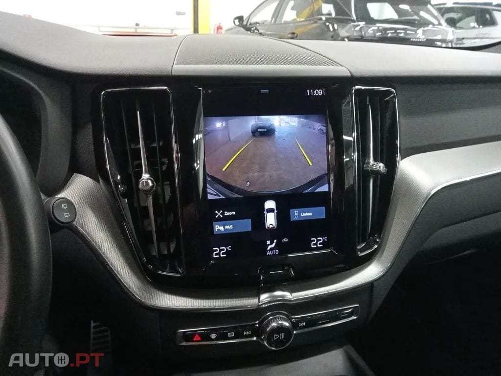 Volvo XC60 2.0 T6 PHEV R-Design AWD