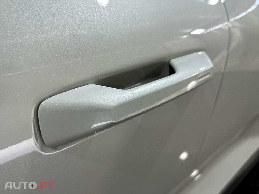 Volvo EX30 Single Motor Extended Range RWD Plus